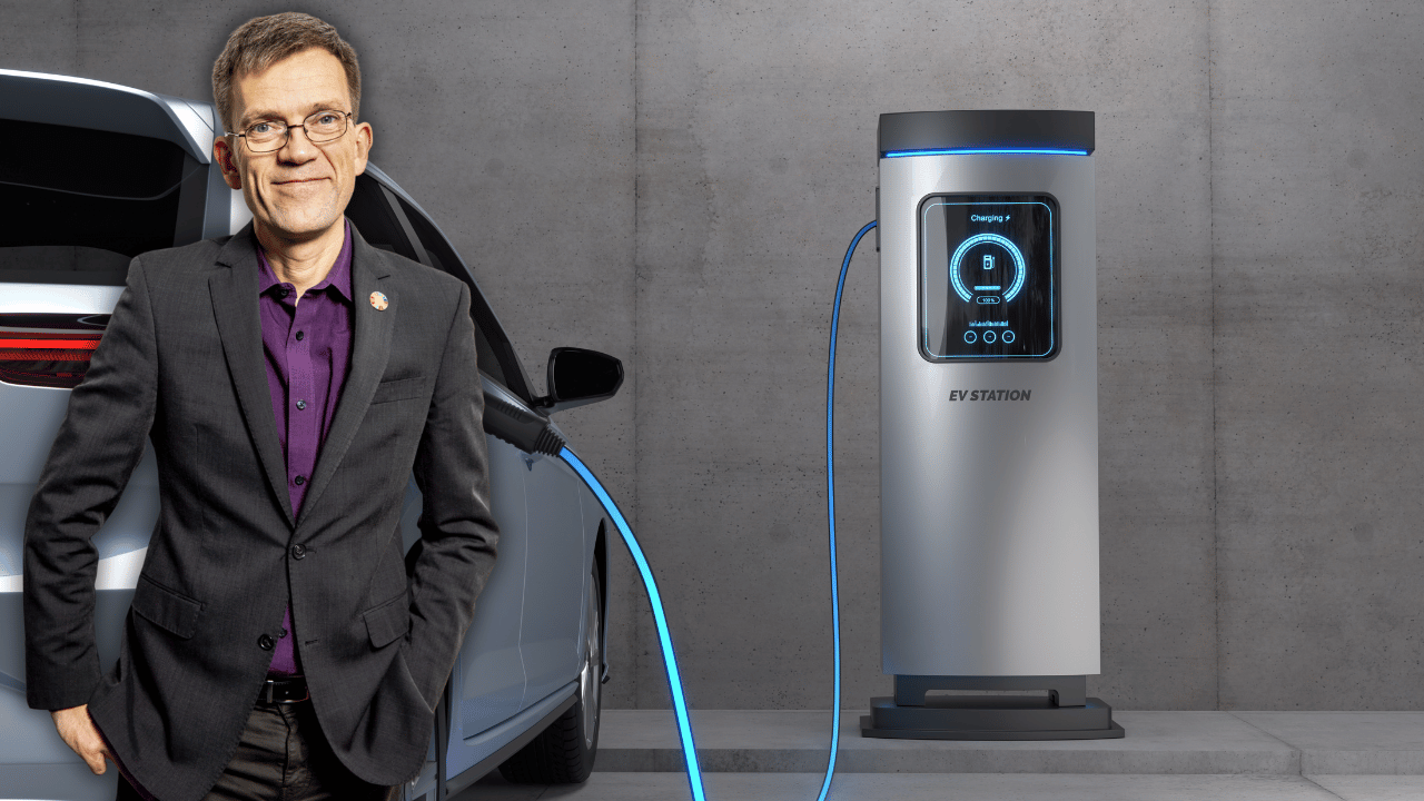 Historiskt halvårsresultat för elbilar i Sverige – samtidigt sätter rekordbillig diesel käppar i hjulet för transportsektorns klimatmål. Foto: Canva och 2030-sekretariatet. Bilden är ett montage