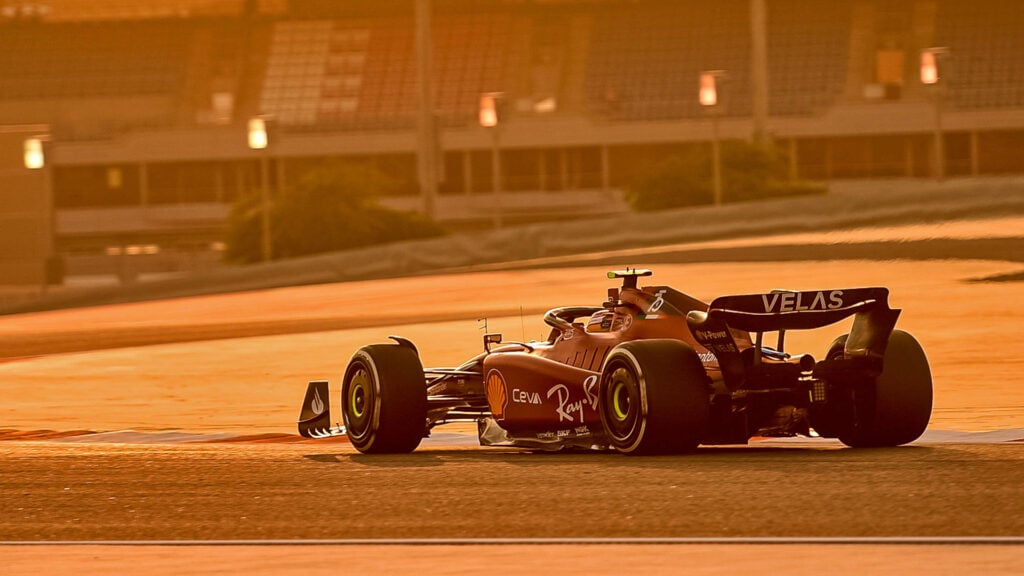 Ferrari F1-75 testar i Bahrain 2022.