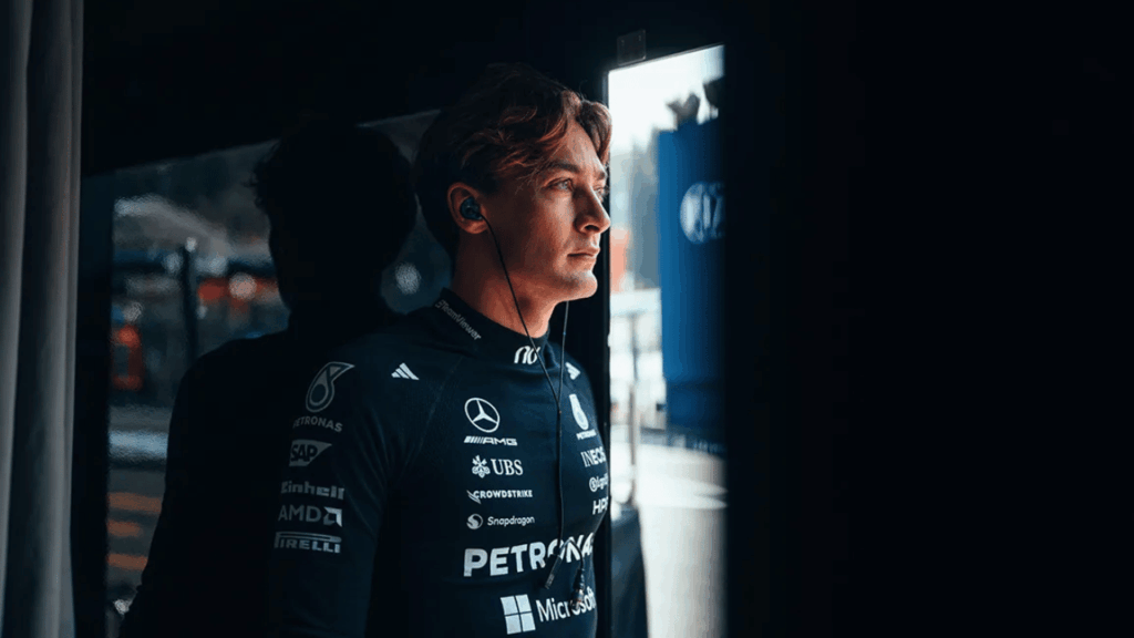 George Russell laddar upp inför det belgiska grand prix-loppet på Spa, ovetande om det tekniska drama som väntade. Foto: Mercedes AMG F1