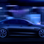 Fabriksnya Jaguarer står osålda på hög i USA efter att den brittiska tillverkaren stoppat produktionen av sina nuvarande modeller. Foto: Jaguar