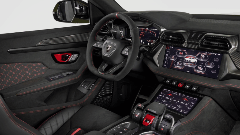 Förarmiljön är uppbyggd kring Lamborghinis "Feel like a Pilot"-koncept, där analoga flyginspirerade reglage möter modern digital teknik. Foto: Lamborghini