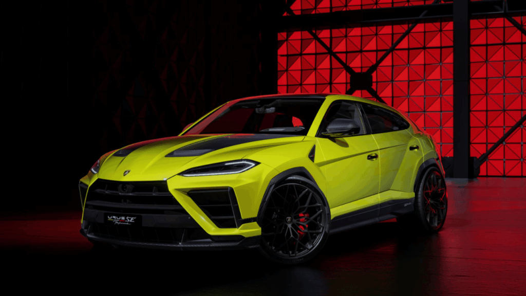 Den nydesignade motorhuven i kolfiber rymmer stora så kallade S-Duct-luftintag som optimerar kylningen av den kraftfulla V8-hybridlinan. Foto: Lamborghini