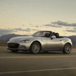 Blir nästa generation av världens mest sålda roadster mer exotisk? Ryktena placerar de nya patenten på en kommande MX-5 Miata, men de komplicerade dörrarna kan visa sig bli för dyra för den lätta och plånboksvänliga ikonen. Foto: Mazda