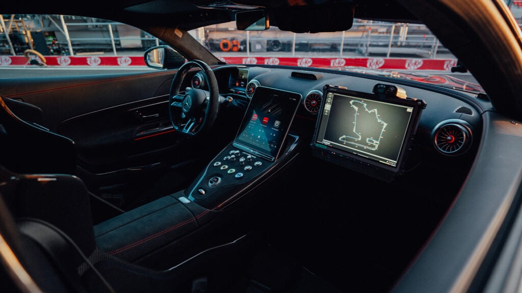 Interiören till den nya F1-säkerhetsbilen Mercedes-AMG GT 63 PRO 4MATIC+.