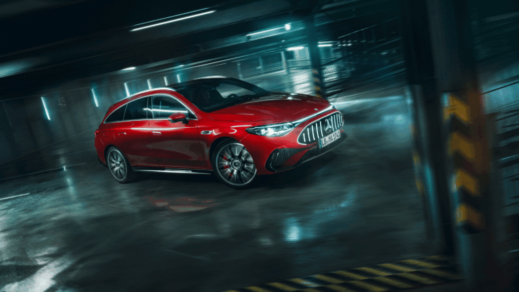 Under skalet döljer sig tre kompakta axialflödesmotorer som fördelar kraften helt variabelt mellan alla fyra hjul. Foto: Mercedes-AMG