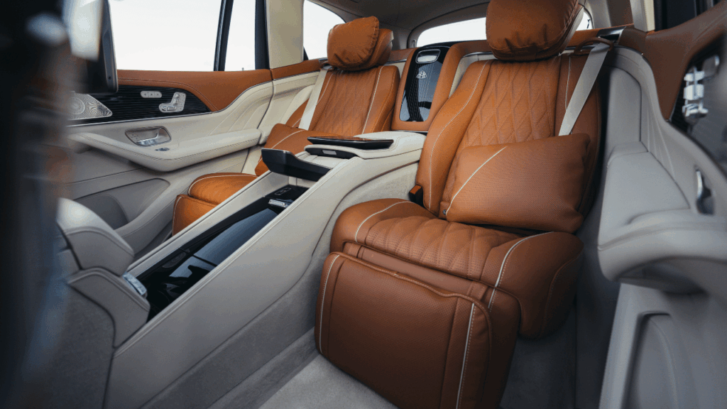 Kupén har fått extra ljudisolering och vibrationsdämpning för att helt stänga ute omvärlden. Foto: Mercedes-Maybach