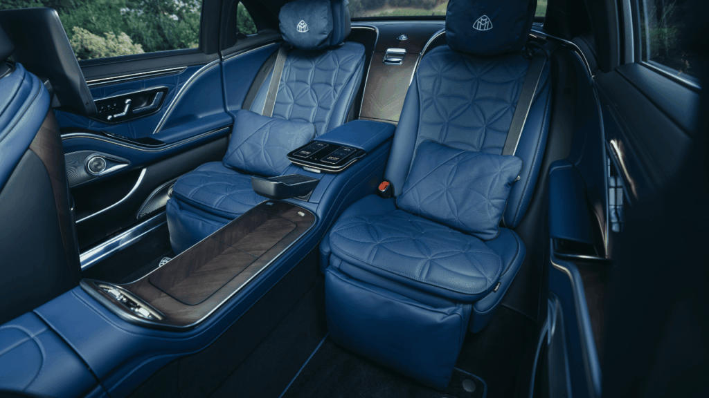 Hållbar lyx: För första gången erbjuds ett helt veganskt interiöralternativ med textilmaterialet Mirville, tillverkat av lin och återvunnen polyester. Foto: Mercedes-Maybach