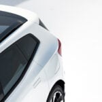 Polestar 4 SUV med fokus på bakluckan.