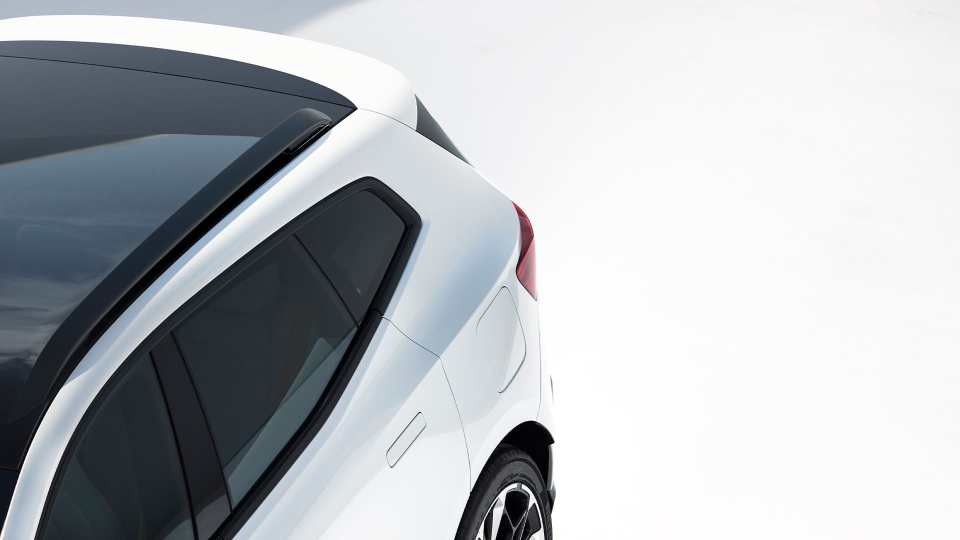 Polestar 4 SUV med fokus på bakluckan.