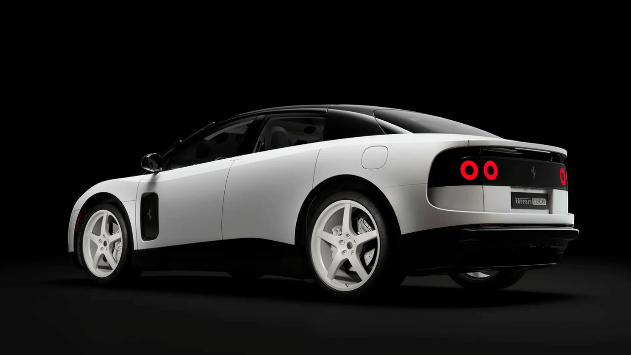 Signatur för en ny era. Luce-modellen känner du igen på de distinkta cirkulära bakljusen som lyser rött mot den mörka kolfiberpanelen, en visuell markör som kopplar samman tradition med framtid. Foto: RM Sothebys