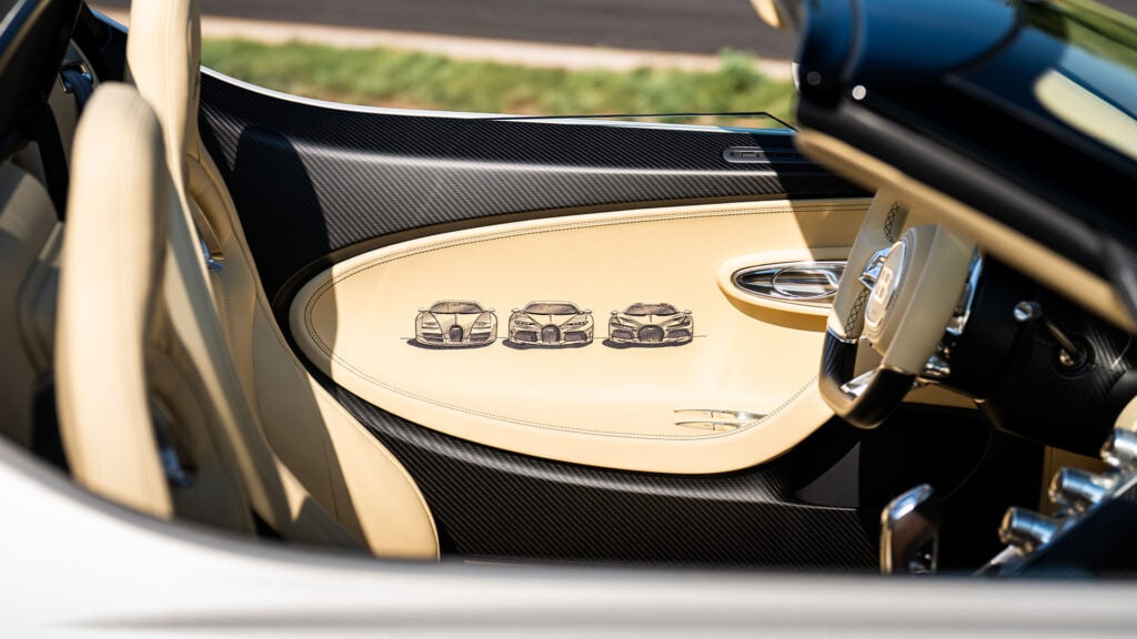 Detaljer på dörrsidan till Bugatti W16 Mistral.