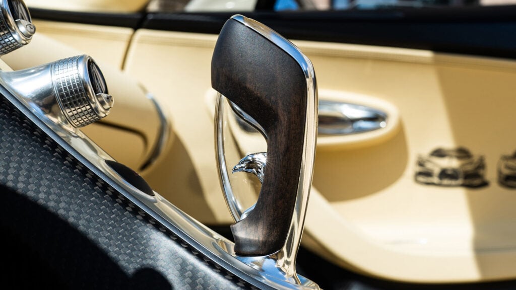 Spak Bugatti W16 Mistral.