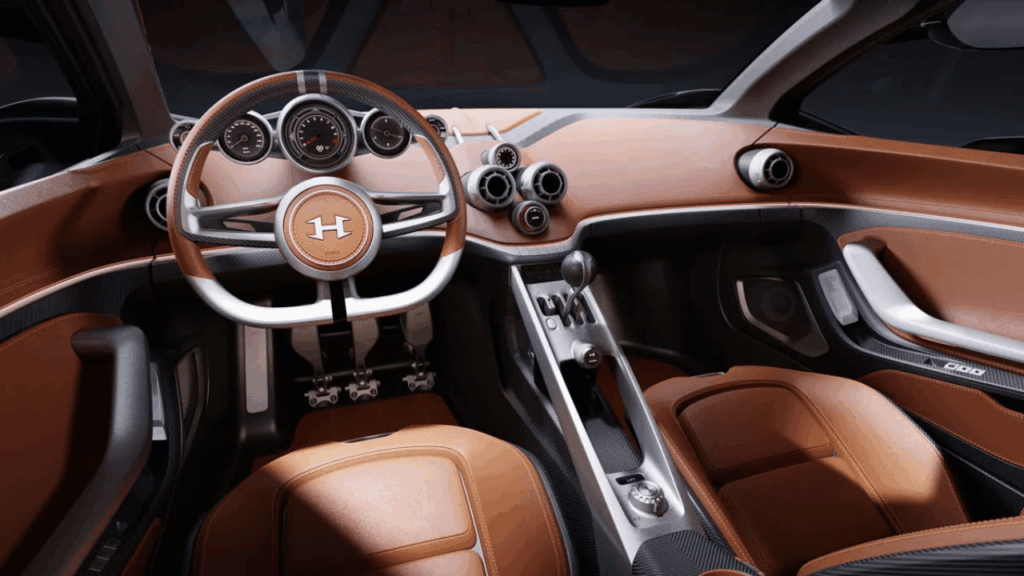 Helt befriad från pekskärmar – i förarhytten är det den centrala varvräknaren och den manuella sexväxlade kulisslådan som står i centrum. Foto: Hennessey Special Vehicles