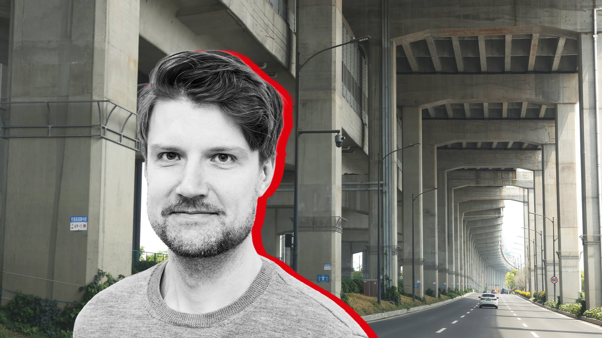 John Sempill inklippt på en bild på långa vägar och betongbroar i Kina.