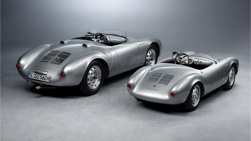Hedley Studios Porsche 550 Spyder J bredvid en fullskalig 550 Spyder bakifrån.