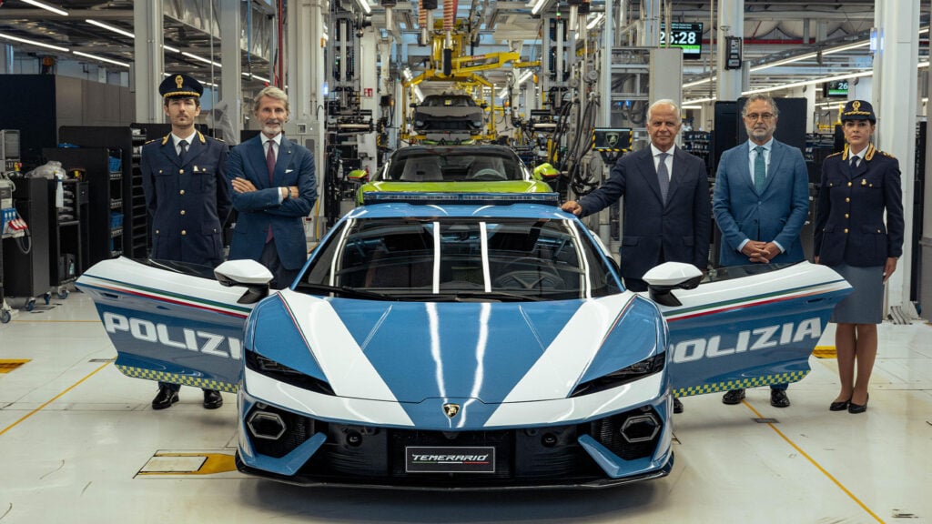 Lamborghini Temerario Poliszia på fabriken.