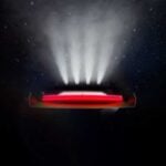 Teaserbild på Tesla Roadster i mörker.