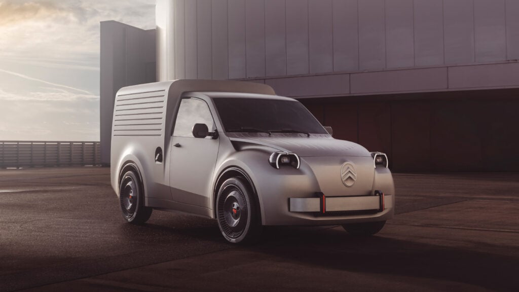Citroën 2 CV Fourgonnette Concept snett framifrån mot betongmiljö.