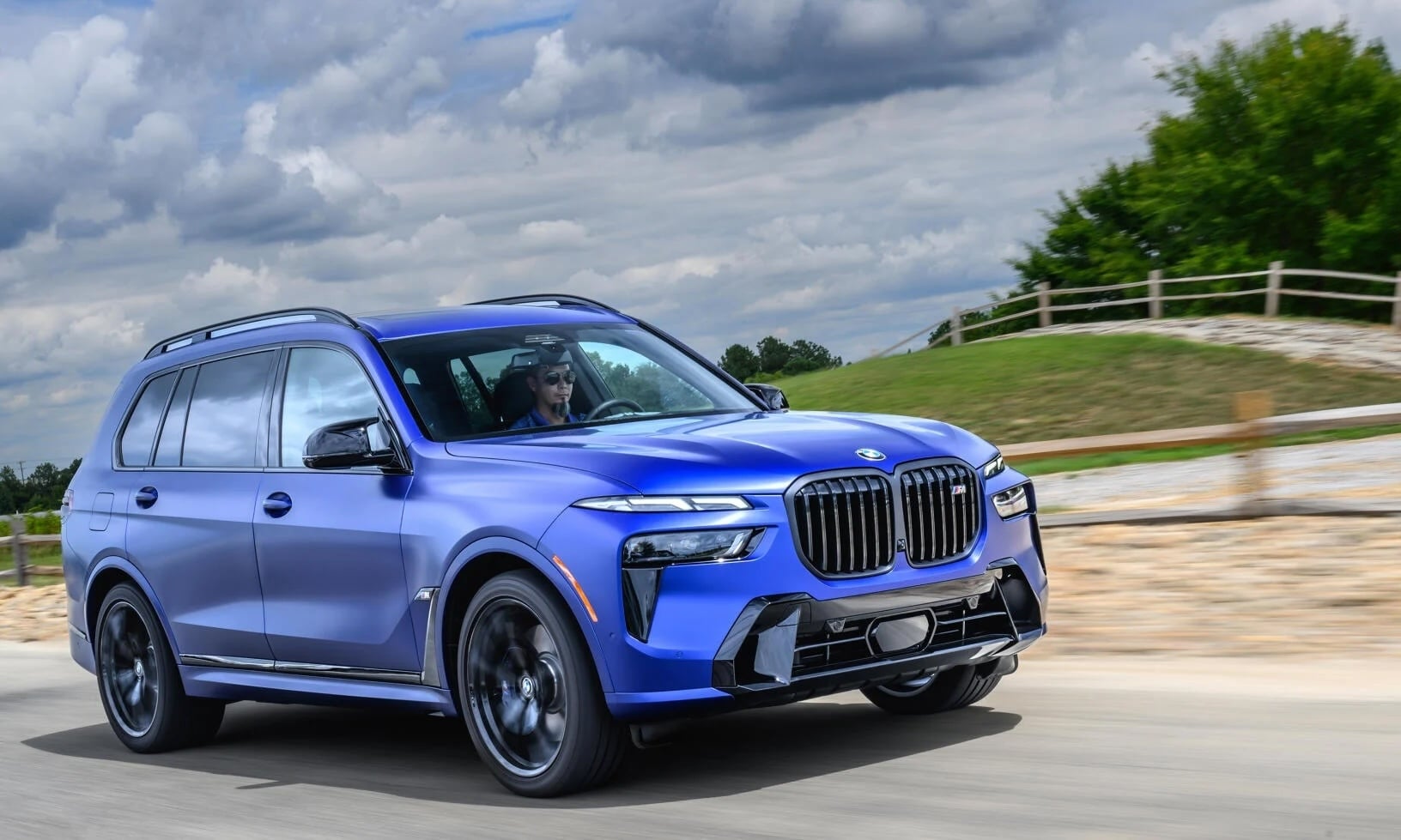 BMW X7 på väg
