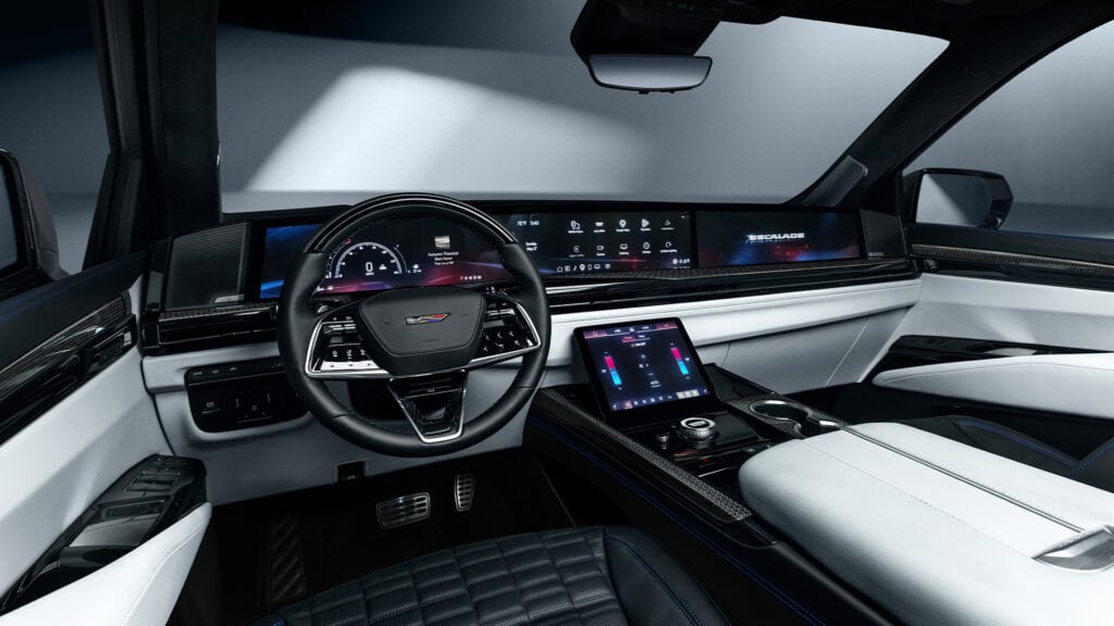 Interiör Cadillac 2027 Escalade-V 125th Anniversary Collector Series i profil.