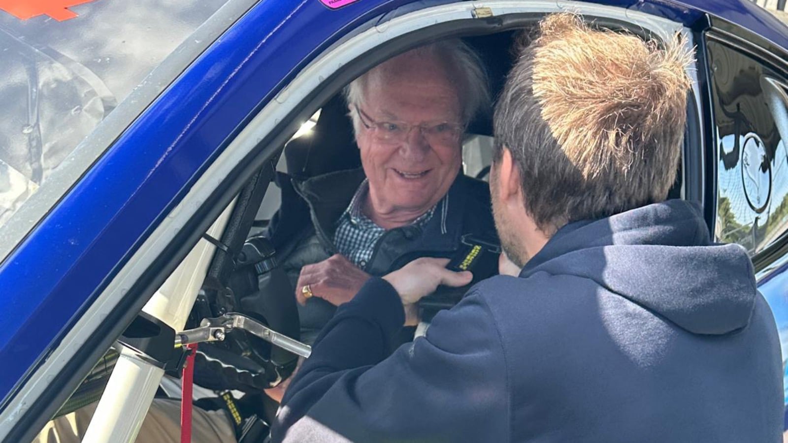 Hans Majestät Konungen testkör BMW M4 GT4 på Mantorp Park.