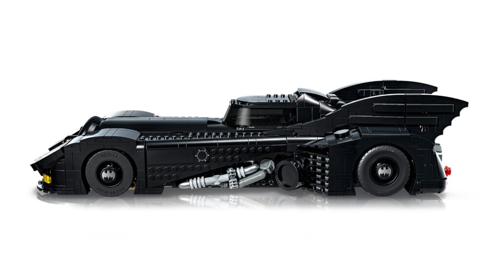 Lego Batmobile från Batman Returns i profil.