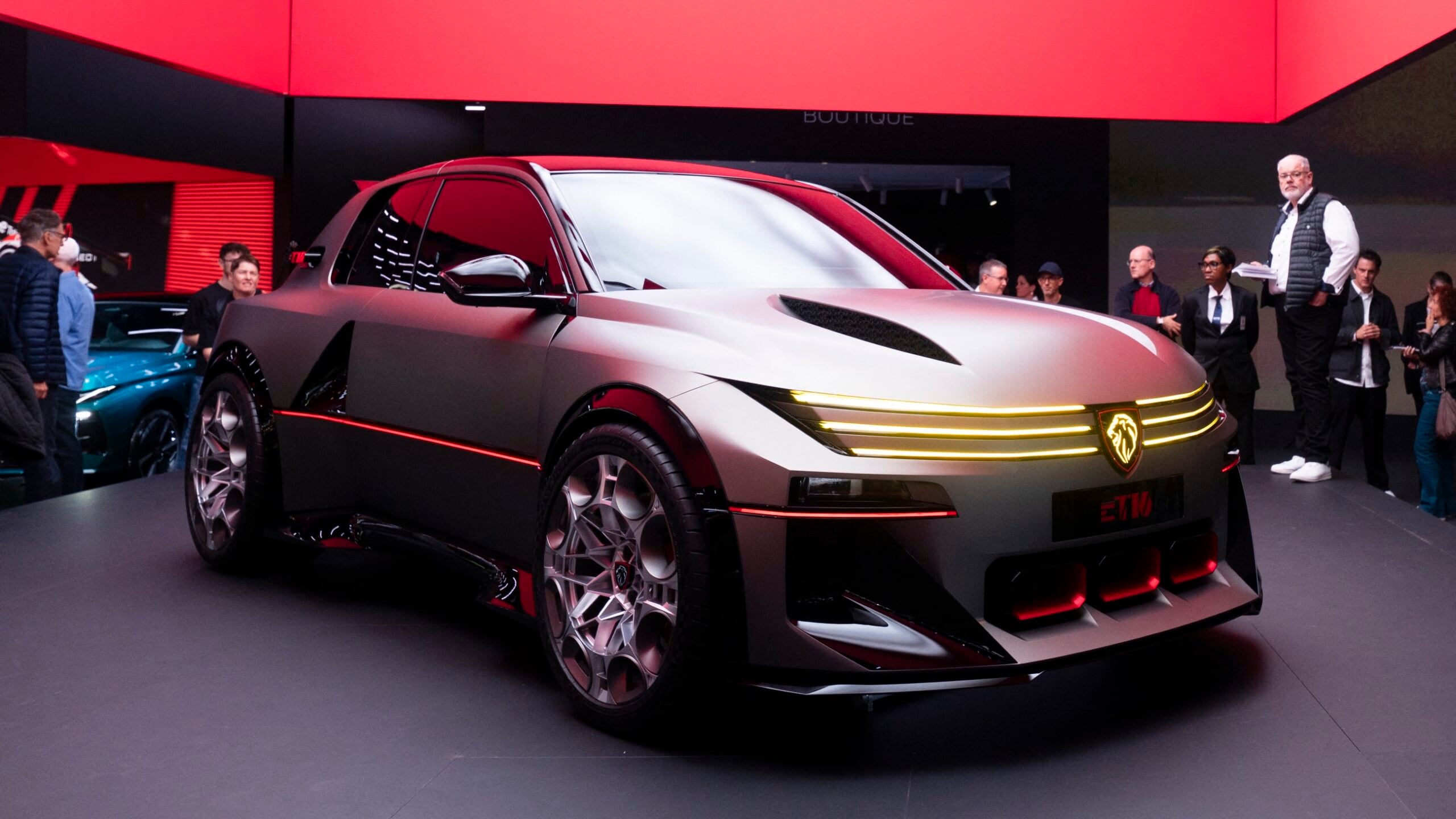 Peugeots koncept e-t16 visas på bilsalongen i Paris