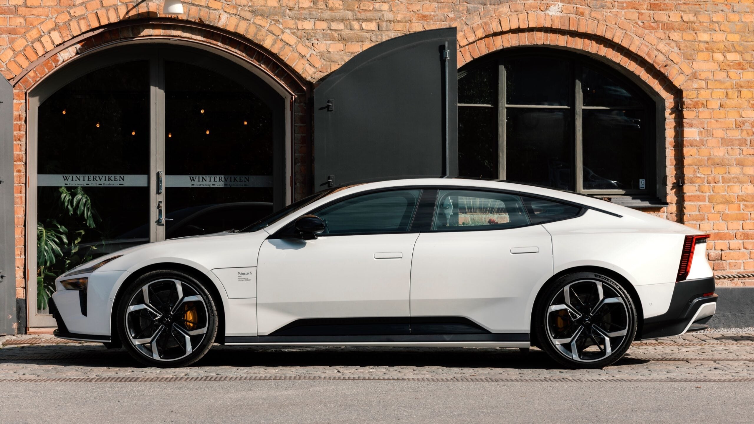 Polestar 5 Performance