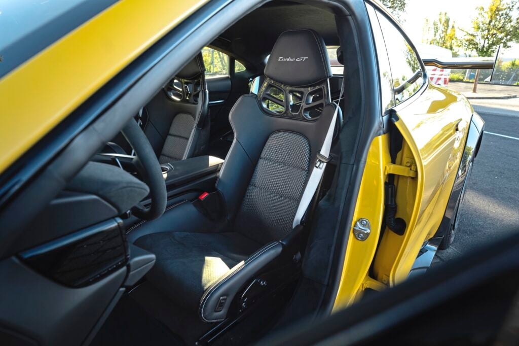 Porsche Taycan Turbo GT, stolarna