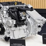 Närbild av Toyotas nya, kompakta fyrcylindriga 1,5-liters förbränningsmotor för framtida hybridfordon.