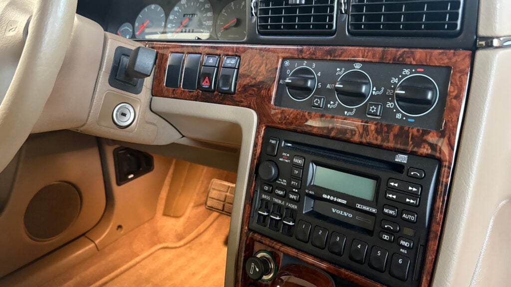 Centrumpanel Volvo S90. 